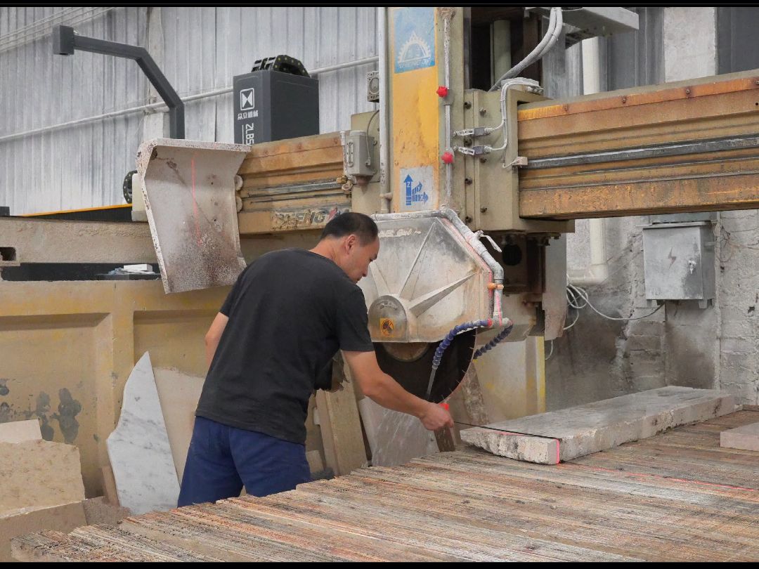匠心獨(dú)運(yùn) 一家杭州石材加工廠的十年堅(jiān)守與傳承